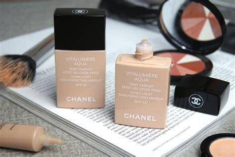 chanel aqua vitalumiere foundation review|chanel vitalumiere aqua 10 beige.